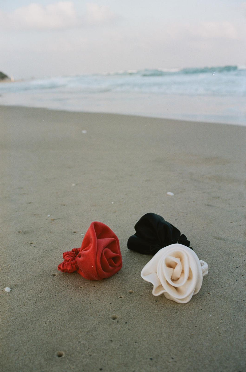 Silk rose Scrunchy - Red